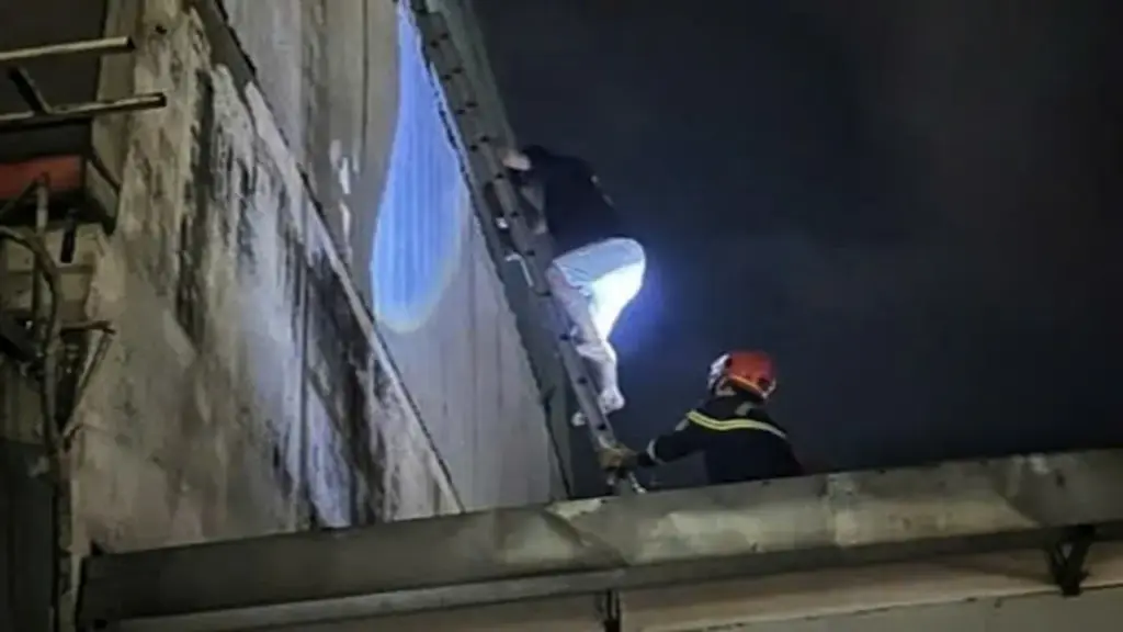 Cháy nhà gần bến xe ở TPHCM, 6 người may mắn thoát nạn