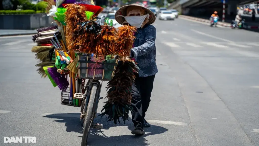 Miền Bắc nắng nóng gia tăng trên diện rộng, có nơi trên 36 độ C