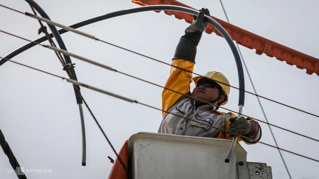 TP HCM yêu cầu hạn chế cắt điện giờ cao điểm nắng nóng