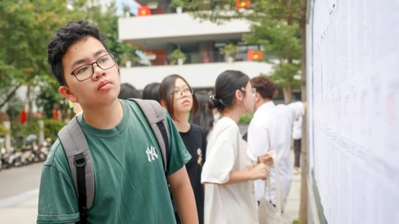 24 giờ hôm nay kết thúc đăng ký thi lớp 10