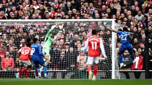 Arsenal thua sốc ở Ngoại hạng Anh