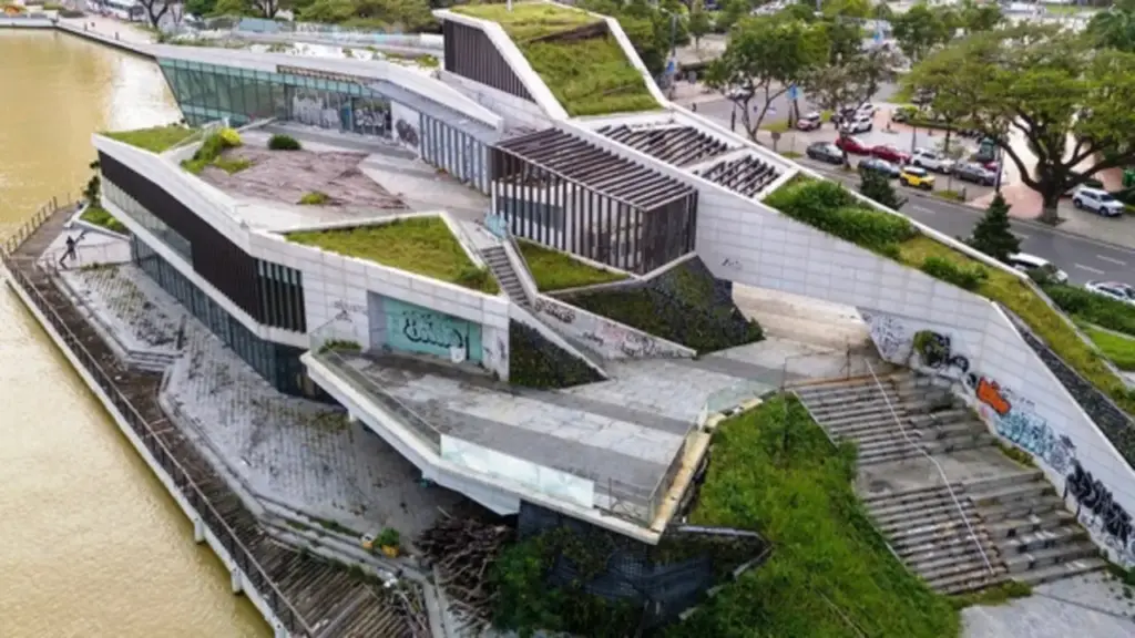 Bến du thuyền trăm tỉ của Vũ nhôm 'ngủ quên' bên sông Hàn