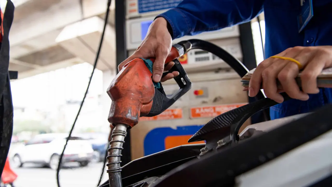 Bộ Công Thương nêu lý do có kỳ điều hành giá xăng dầu ban đêm