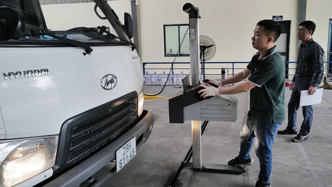 Bỏ dán tem kiểm định trên kính ôtô từ năm 2027