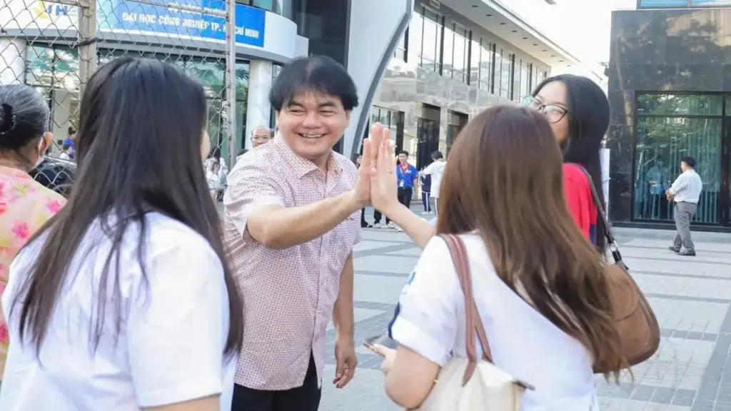 Bức thư 'giải nhiệt' của hiệu trưởng giữa những ngày nắng nóng