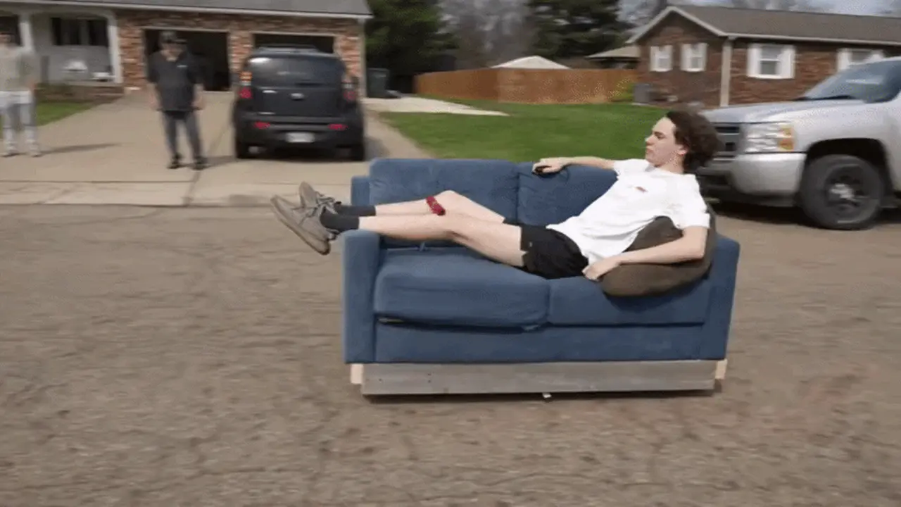 Chán cảnh chờ shipper, tự chế ghế thành xe điện chạy 56km/h 'đi chợ', được định giá hơn 260 triệu