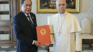 Chủ tịch Quốc hội thăm chính thức Ý, hội kiến Giáo hoàng