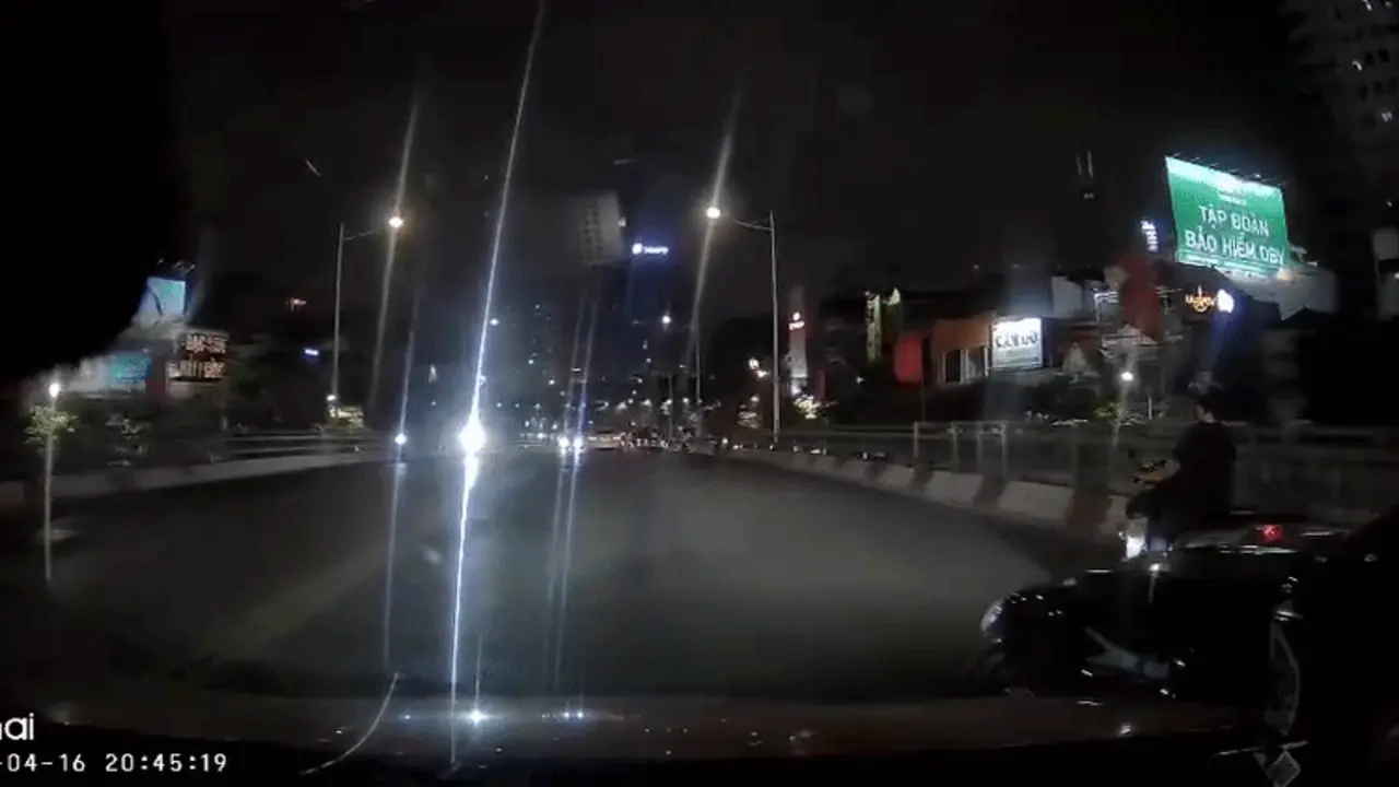 Gây va chạm, tài xế hành hung lái xe khác