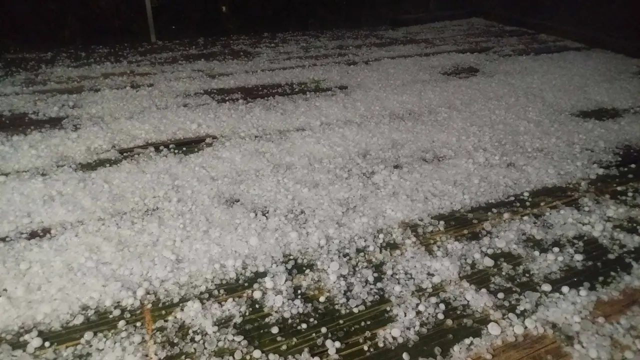 Hà Nội và Cao Bằng lại xuất hiện mưa đá