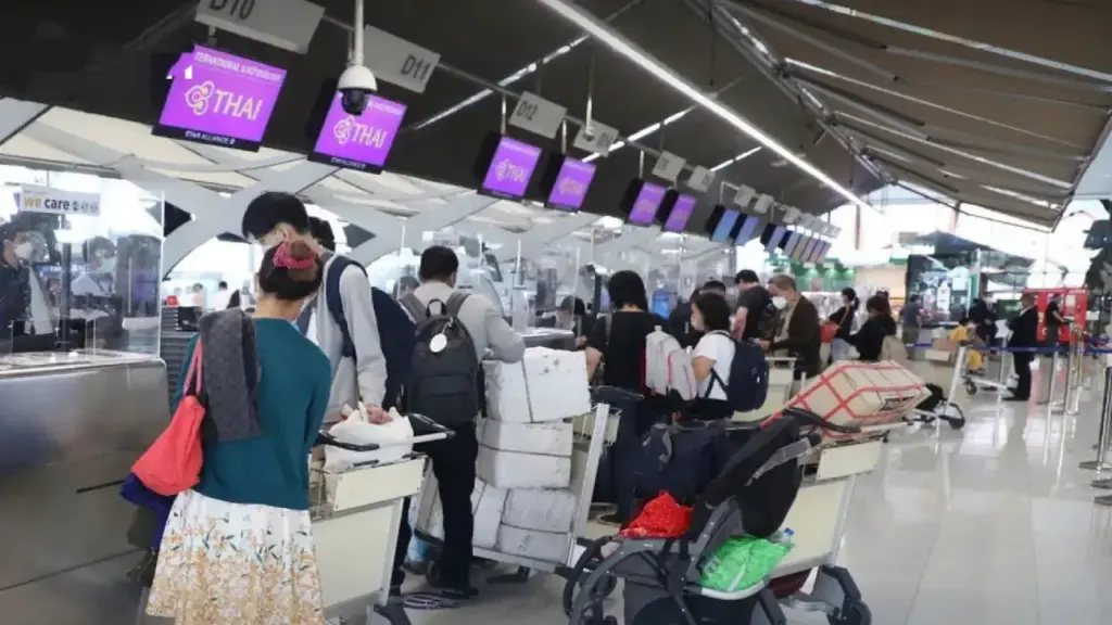Hãng bay Thái Lan cắt giảm hàng loạt chuyến trong tháng 5