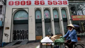 Hàng loạt 'mặt tiền vàng' trung tâm TP.HCM ế ẩm bỏ trống