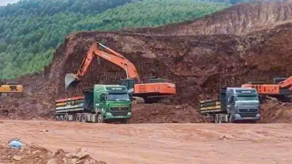 Khởi tố vụ khai thác khoáng sản trái phép khoảng 30.000m³ đất