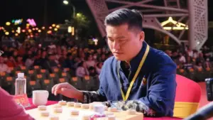 Làng cờ tướng Trung Quốc ngỡ ngàng khi biết Lại Lý Huynh bị soán ngôi