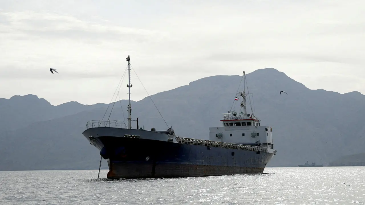 Loạt tàu ngần ngại qua eo biển Hormuz sau thông báo mở cửa