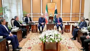 Mỹ, Iran bắt đầu đàm phán, ông Trump nói về eo biển Hormuz