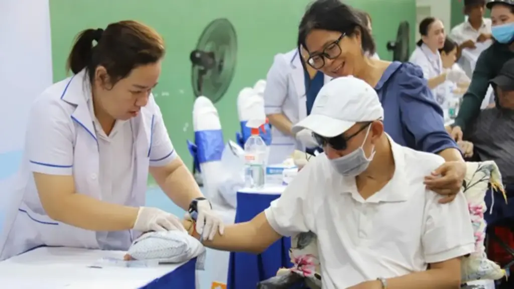 Người dân TP.HCM xúc động khi được khám sức khỏe miễn phí: ‘Quý giá vô cùng’