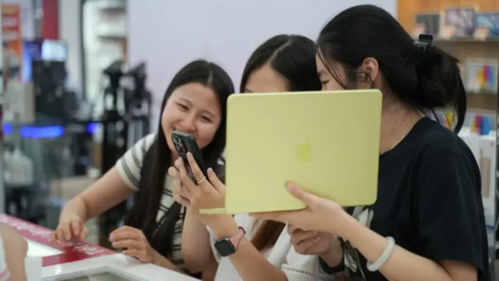 Người dùng trẻ Việt Nam chuộng MacBook giá rẻ
