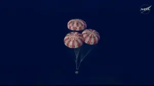 Phi hành đoàn Artemis II hạ cánh thành công ngoài khơi San Diego