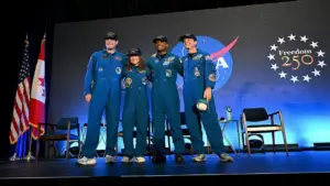 Phi hành đoàn Artemis II: 'Trái Đất như thuyền cứu sinh lơ lửng trong vũ trụ'