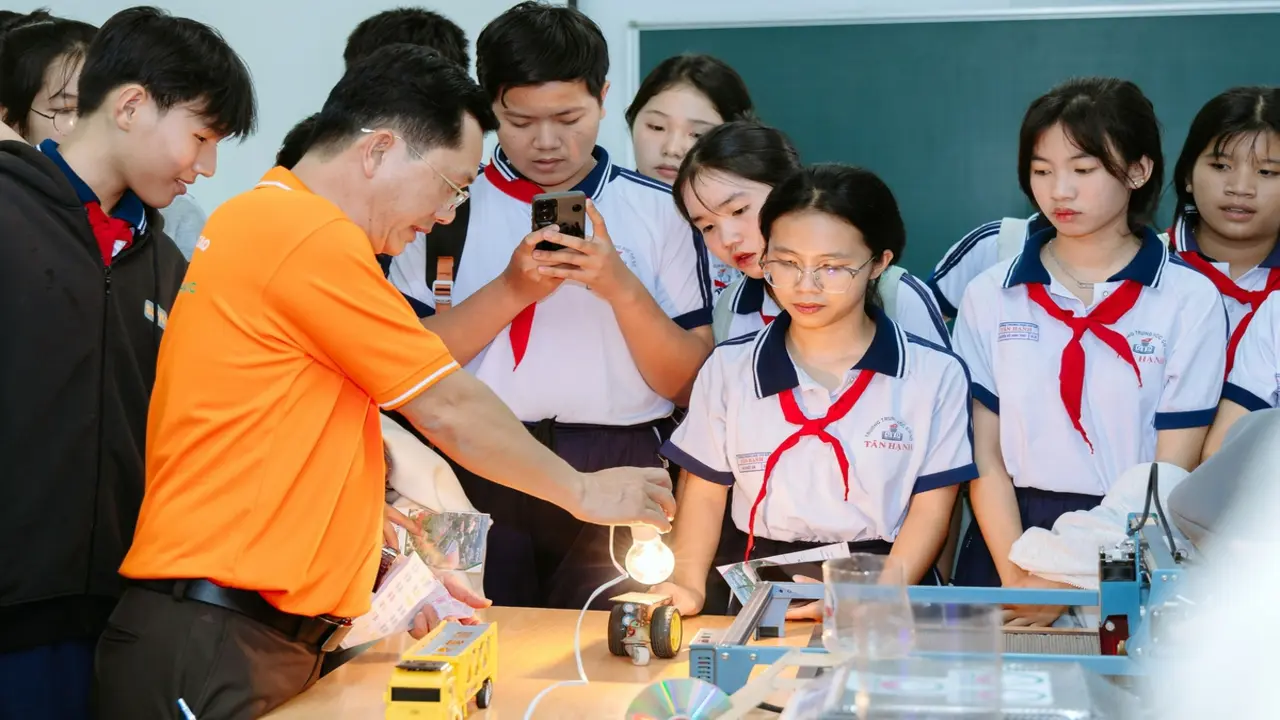 Tạo điều kiện chủ động cho trường nghề