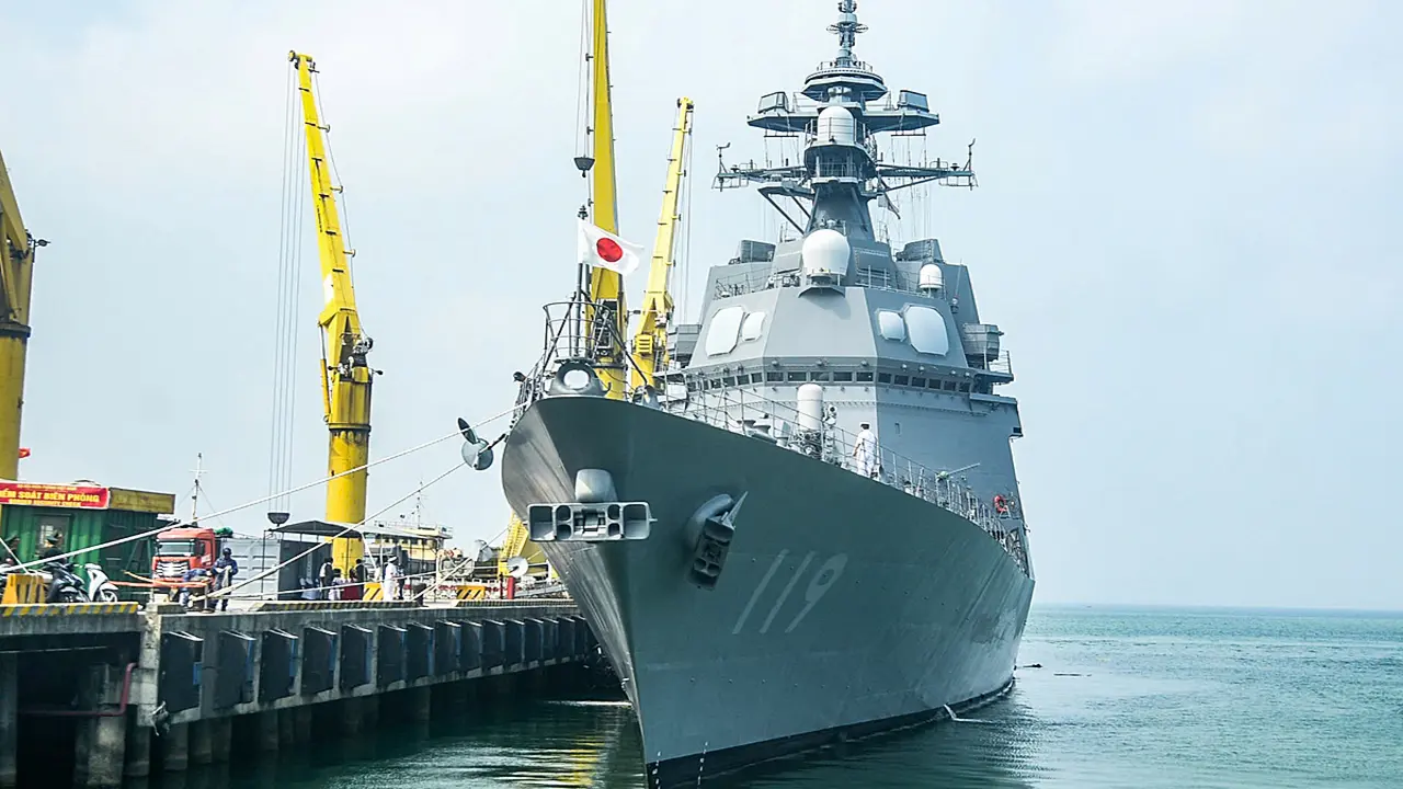 Tàu hộ vệ Nhật Bản cùng 220 thủy thủ thăm Đà Nẵng