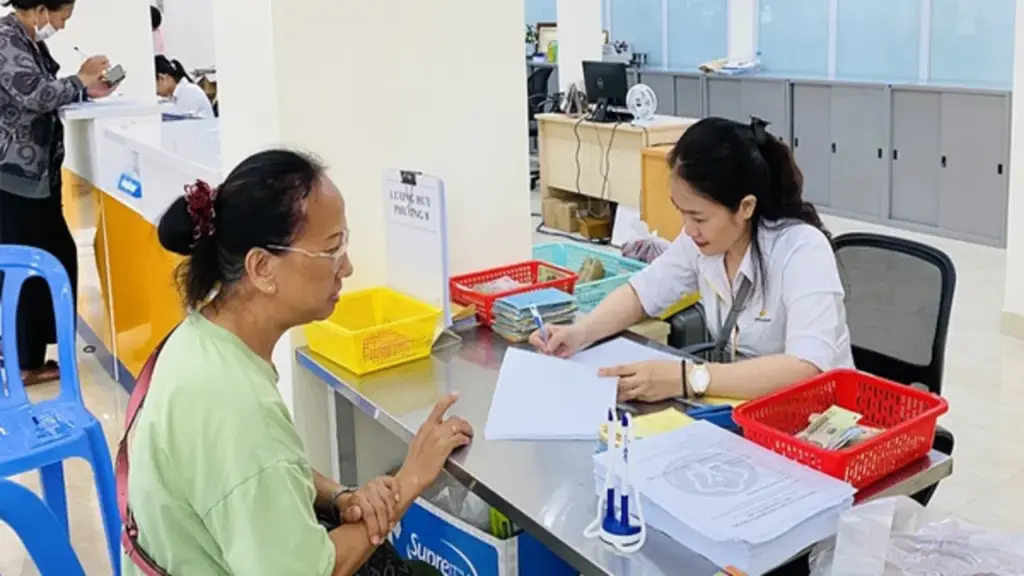Trùng nghỉ lễ 30.4, lương hưu tháng 5 lùi lịch chi trả