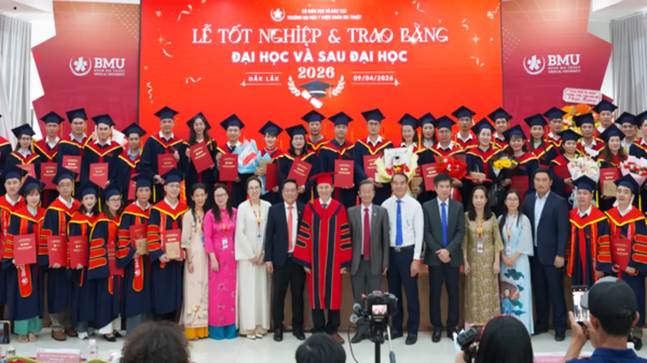 'Y đức là điều tuyệt đối không được phép đánh mất', lời dặn của hiệu trưởng trường y